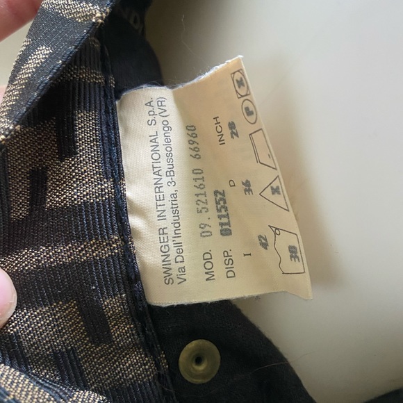 SOLD🤠Vintage Fendi Zucca high waist skirt - Picture 6 of 6